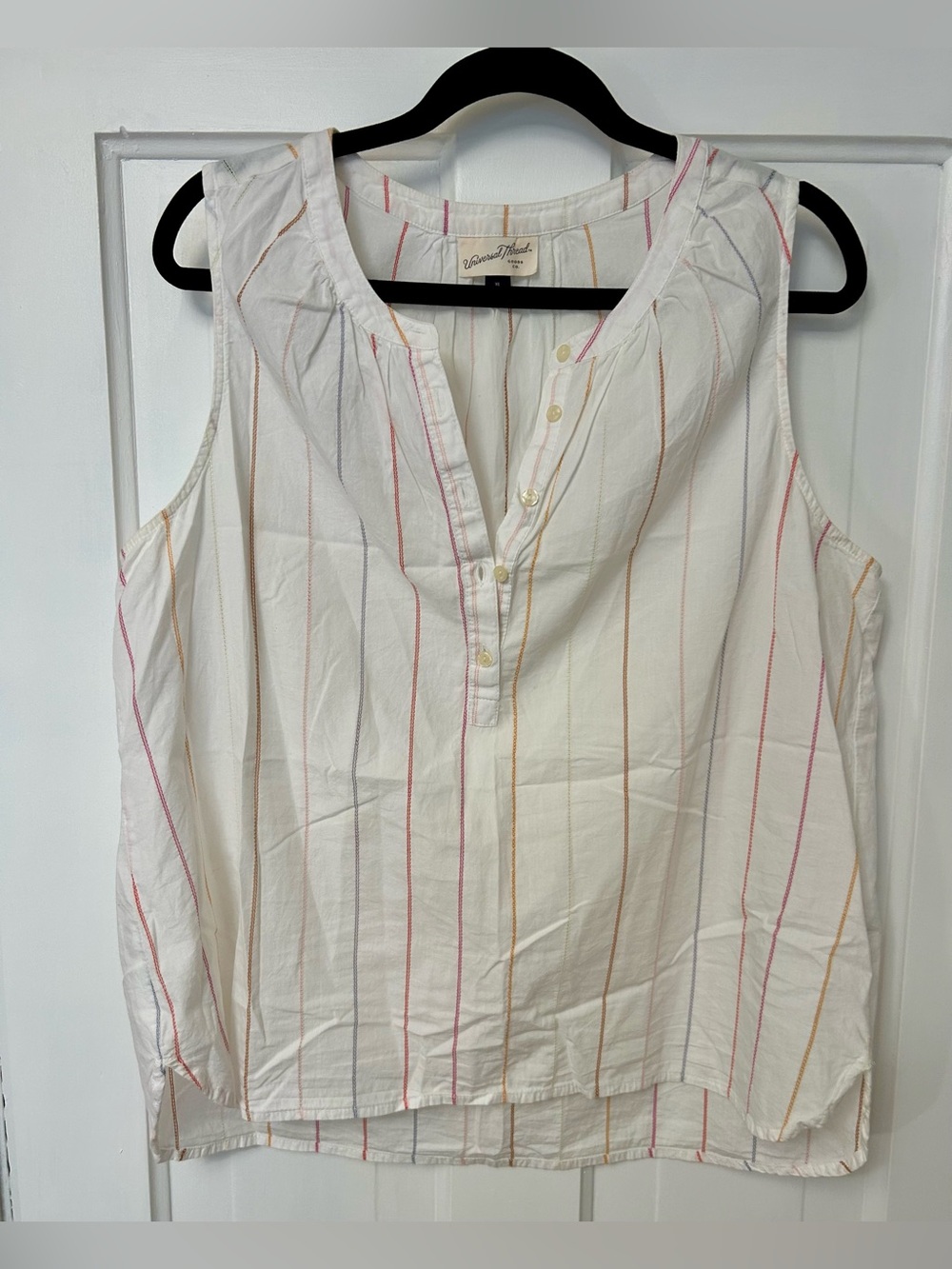 Lovely, fresh 100% Cotton White Sleeveless Stripe Button-Front Top, size XL